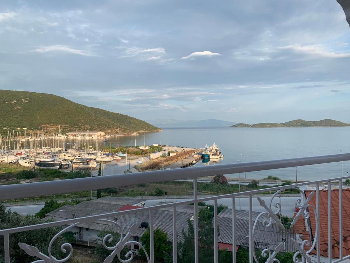 Port View House-Comfy Family Apartment-Panoramic View Nea Peramos  Exterior photo